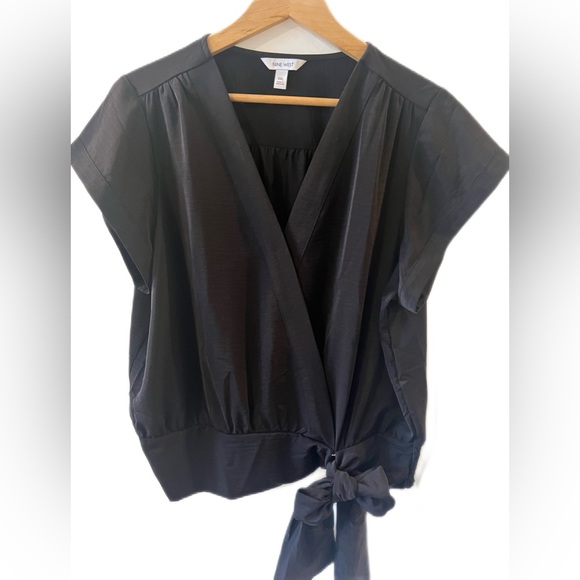 Nine West Tops - Nine West Black Wrap blouse with tie detail, size XXL